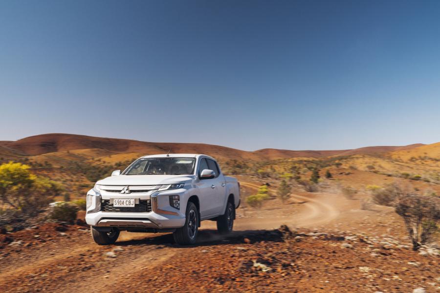  Mitsubishi Triton GLS Double Cab 2019 года  (AU) (фото 16 из 19)